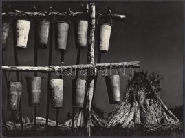 cca 1970 Gebhardt György (1910-1993): Hortobágyi csendélet, jelzetlen vintage fotóművészeti alkotás a szerző hagyatékából, 18x24 cm