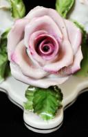 Herendi rózsákkal díszített, kézzel festett gyertyatartó apró lepattanásokkal, jelzett, 11x11 cm, m:...