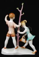 Herendi kézzel festett fát locsoló kisfiú és kislány, hibátlan, jelzett, 19x14 cm