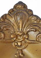 Képkeret, fából, aranyozott. Belső méret: 29,5x24, külső méret: 38x32cm