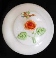 Herendi kézzel festett csipkebogyó mintás fedeles váza, tetején a rózsa sérült, jelzett, m: 20 cm