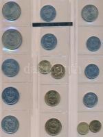 ~248 db-os vegyes dél-amerikai fémpénz tétel fekete műbőr éremtartó albumban, berakólapokon, klf. or...