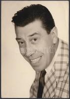 cca 1940-1950 Sam Lévin Photo: Fernandel (Fernand Joseph Desire Contandin, 1903-1971) francia színész, komikus és énekes fotója, felületén törésnyomokkal, 10x15 cm