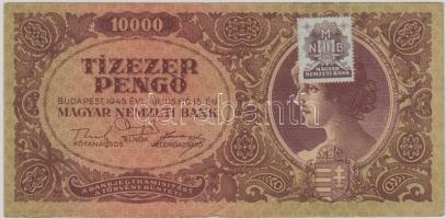 1945. 10.000P barna MNB bélyeggel, hátnyomat felcsúszott T:II-