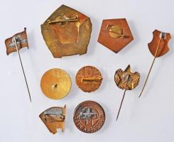 9db vegyes szocialista kitűző és jelvény, közte zománcozottak is T:vegyes