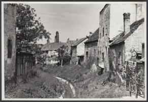 cca 1930-1940 Soproni Velence, romos épületek a patakparton, hátoldalon feliratozva, 17x11 cm