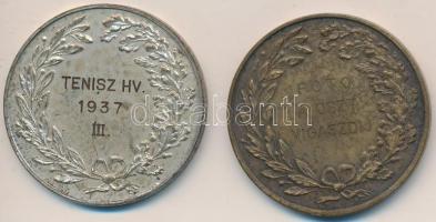 1923. "Pénzintézeti Központ Tisztviselőinek Sportegyesülete" (2x) ezüstözött fém és Br díj...