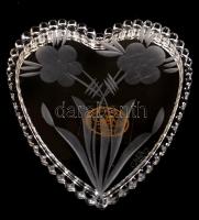 Ajkai kristály szív alakú bonbonier, hámozott, metszett, hibátlan, jelzett, 8x8x3 cm