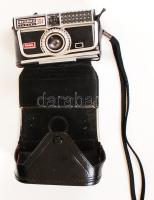 Kodak Instamatic 304 analóg fényképezőgép, saját tokjában, 11,5×6,5×7,5 cm