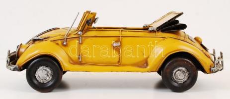 Nyitott tetejű Volkswagen bogárhátú autó fém modellje, jó állapotban, 32x12x12 cm