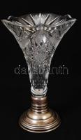 Ezüst (Ag.) talpas ólomkristály váza, csiszolt jelzett, apró csorbával, m:24,5 cm