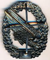 Németország DN Bundeswehr fém ejtőernyős sapkajelvény. Szign.:FL T:1
Germany ND Bundeswehr metal par...