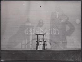 cca 1940 A láthatatlanná válás legendája négy fényképen szemléltetve, németül feliratozott képek, 18...