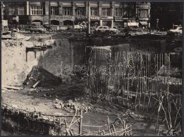 cca 1965-1967 Budapest, Deák tér, aluljáró építés, amely egyben a metró állomás kijárata is, 7 db várostörténeti szempontból is jelentőséggel bíró fénykép, 18x24 cm