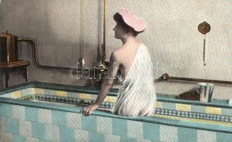 Erotic lady in the bathroom, bathtub (EK)