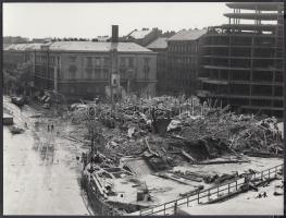 cca 1980 Budapest, a Marx (ma Nyugati) téri aluljáró rendszer építése miatt egy teljes háztömböt rob...