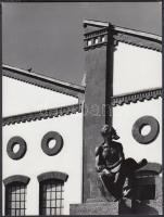 cca 1980 Gebhardt György (1910-1993): Műemlék, aláírt vintage fotóművészeti alkotás, 24x18 cm