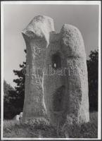 1976 Nemes Attila szobrász szabadtéri kiállítása Budapesten, a Széchenyi hegyi Rege parkban, 3 db fe...