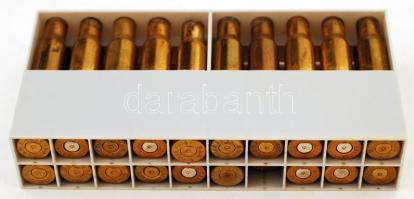 20 db réz töltényhüvely + 3 db régi muskétagolyó