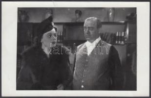 1937 Csortos Gyula és Sulyok Mária a Maga lesz a férjem című film egy jelenetében, későbbi fotóelőhívás, 14x9 cm