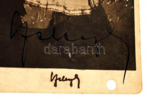 Szeleczky Zita (1915-1999) színésznő aláírása az őt ábrázoló fotólapon