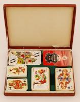 15 db régi kártyapakli, zömmel Piatnik, köztük 1 pakli 54 lapos tarokkal, vegyesen dobozban és doboz...