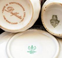 Porcelán tétel: 4 db díszes csésze és csészealj, vegyesen jelzéssel (Zsolnay, Hollóházi, Delfesta) é...