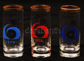 Hollóházi porcelán piros-kék kávéscsészék (8 db) tálkákkal, cukortartóval, jelzettek, 3 db üvegkupic...