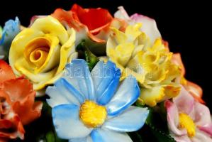 Herendi kézzel festett virágmintás, áttört porcelán füles tál virágokkal díszített fedővel, hibás, j...