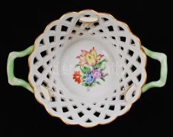 Herendi kézzel festett virágmintás, áttört porcelán füles tál virágokkal díszített fedővel, hibás, j...