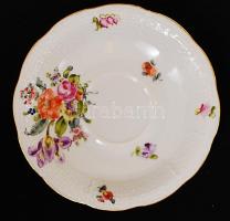 Herendi kézzel festett virágmintás csésze, 2 db tálkával, kiöntővel, hajszálrepedésekkel, lepattanás...