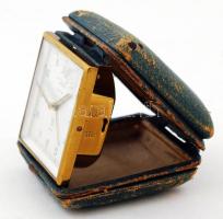 Estyma Jewelled úti vekker óra eredeti bőr dobozában. 8,5x8,5cm