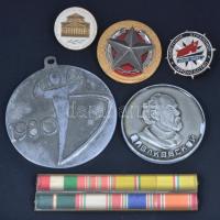 6db vegyes szocialista jelvény, emlékérem, szalagsáv, közte "A Szövetkezeti Ipar Kiváló Dolgozója" kitüntetés T:vegyes