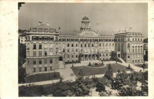 Budapest XI. Szent Imre herceg útja 5-7. Redemptorissza szerzetesnők tan- és nevelőintézete (ma Szent Margit Gimnázium), homlokzat (EB)