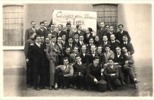 1928 Zagreb, Zágráb; Szent Tatjána napját ünneplő orosz diákok csoportképe / Russian students celebrating St Tatiana Day, group photo