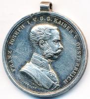 1914. "Ferenc József II. osztályú Ezüst Vitézségi Érem" Ag kitüntetés mellszalag és fémjel nélkül. Szign.: Tautenhayn T:2- ph. Hungary 1914. Medal for Bravery II class, "Der Tapferkeit" Ag decoration without ribbon and hallmark. Sign: Tautenhayn C:VF edge error