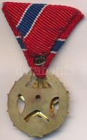 1951. "Közbiztonsági Érem" arany fokozata a karhatalom tagjai részére, aranyozott, zománco...