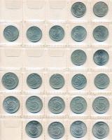Csehszlovákia 221db vegyes fémpénz albumba rendezve T:vegyes
Czechoslovakia 221pcs of mixed coins in...