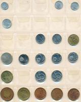 Csehszlovákia 70db vegyes fémpénz berakólapokon T:vegyes
Czechoslovakia 70pcs of mixed coins on shee...