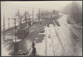 cca 1955 Körmendy Imre: Ez elment!  Fotó, jelzés nélkül. 7,5x11,5m