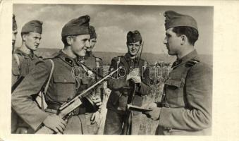 Néphadsereg katonái / Hungarian soldiers (EK)