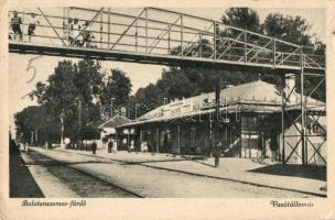 Balatonszemes-fürdő - 4 db városképes lap: vasútállomás, sétány, Templom-tér, nyaralók