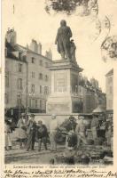 Lons-le-Saunier, statue du general Lecourbe, par Étex place de la Liberte / statue, square, market (Rb)