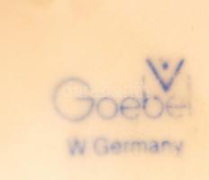 Goebel német kerámia kislány trombitával, hibátlan, jelzett, m: 12 cm