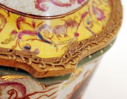 Wong Lee Productions, modern réz veretes kis doboz, kézzel festett, jelzett, hibátlan, m:17 cm, h:14...