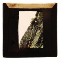 Diavetítés kellék tétel: 3 doboz dia szegőszalag, 2 doboz fekete diamaszk, 2 doboz diaüveg, 12 db di...