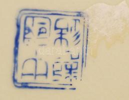 Régi gazdagon díszített, aranyozott nagyméretű kínai porcelán teáskanna, jelzett, d: 16 cm, m: 17 cm