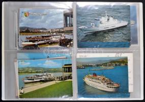 Modern képeslapalbum 64 férőhellyel, benne 46 db modern hajó motívumú képeslappal / Modern postcard ...