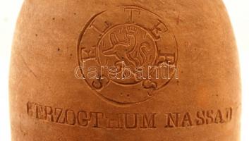 "Herzogtum Nassau" feliratú kerámia kiöntő, m: 27 cm