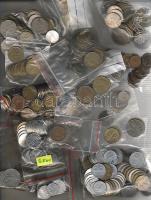 2kg vegyes fémpénz, egész világ régi és új